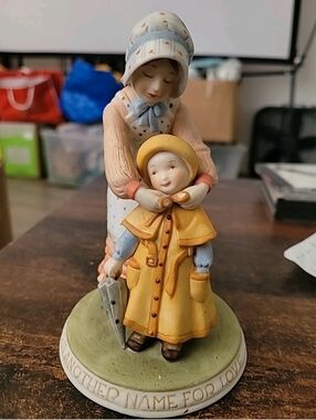Vintage Holly Hobbie Limited Edition Figurine - A Mother's Love 1979